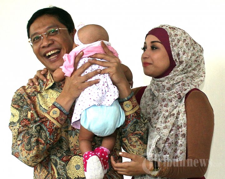 Ahmad Fathanah Dikunjungi Istri dan Anak