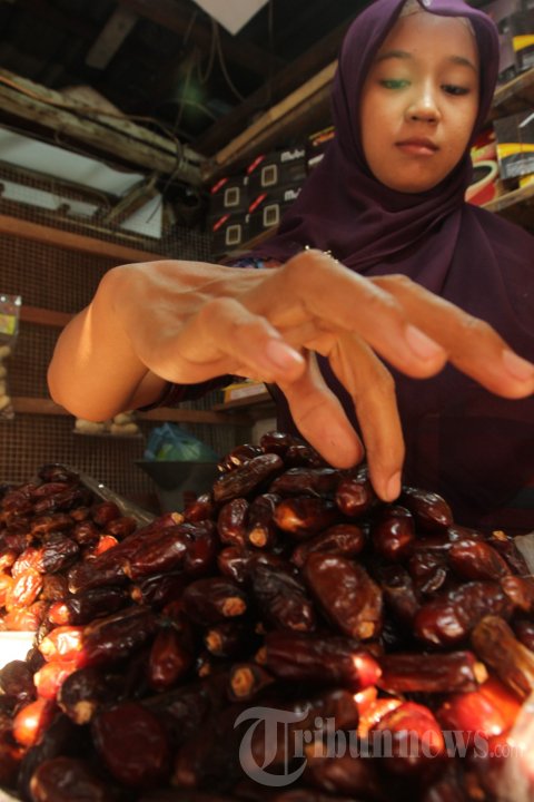 Penjualan Buah Kurma Meningkat