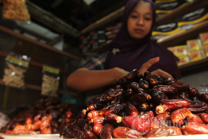 Penjualan Buah Kurma Meningkat