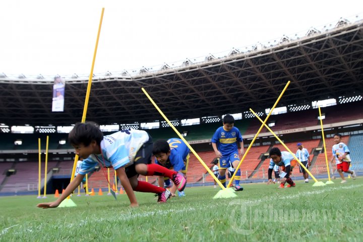 Diego Maradona Batal Berikan Coaching Clinic