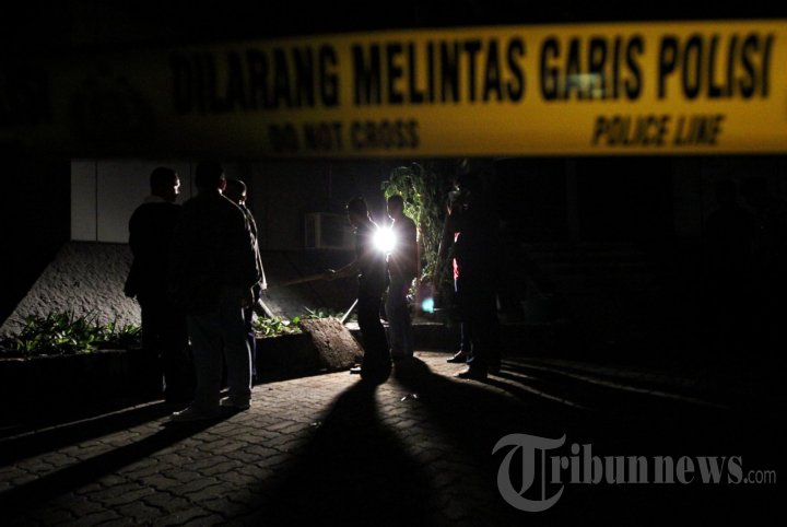 Selidiki Lokasi Ledakan di Gedung DPRD Jateng