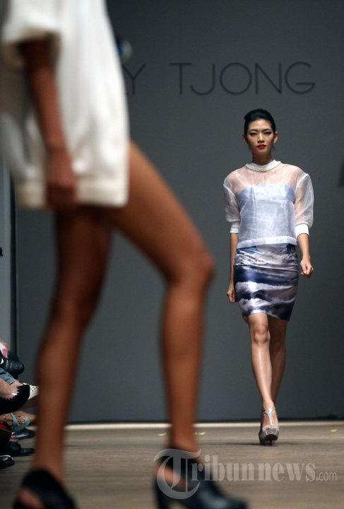 Peragaan Busana Karya Billy Tjong