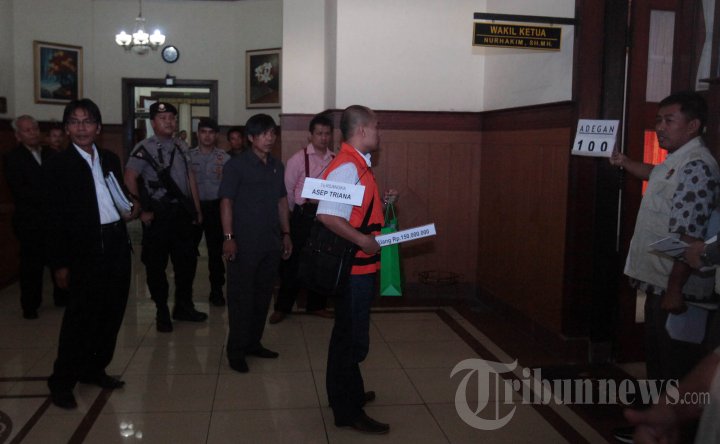 Rekonstruksi Kasus Suap Dana Bansos