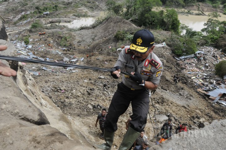 Korban Gempa di Desa Serampah Aceh Tengah