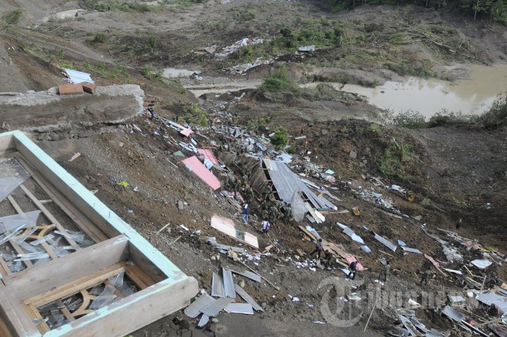 Korban Gempa di Desa Serampah Aceh Tengah