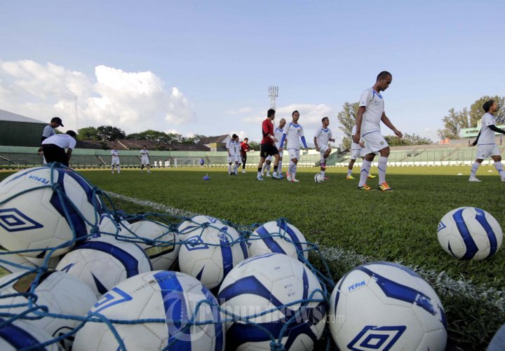 Pemain Persib Bandung Berlatih