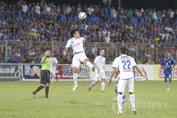 Persiba Balikpapan vs Persib Bandung