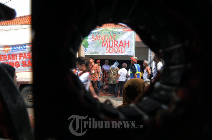 Kompas Gramedia Gelar Sembako Murah dan Daging Murah