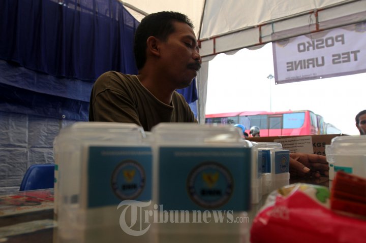 Tes Urine Pengemudi Bus Lebaran