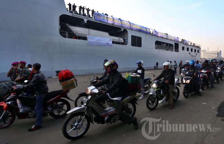Mudik Menggunakan KRI 593 Banda Aceh