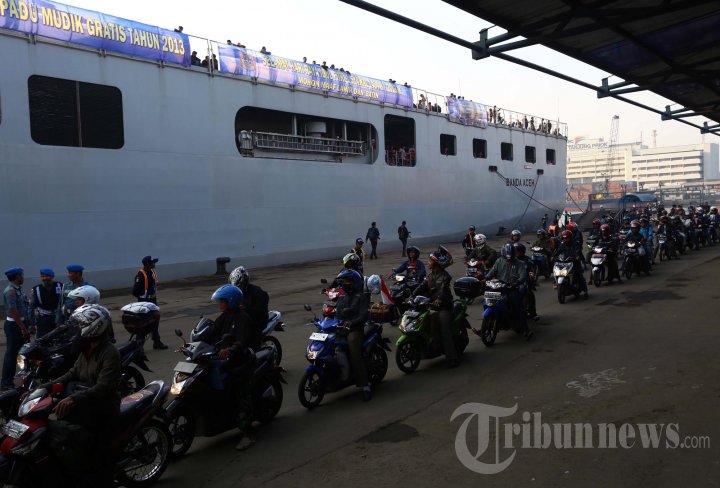 Mudik Menggunakan KRI 593 Banda Aceh