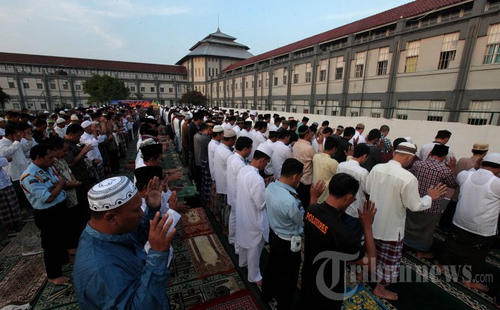 Sholat Idul Fitri di Lapas Sukamiskin