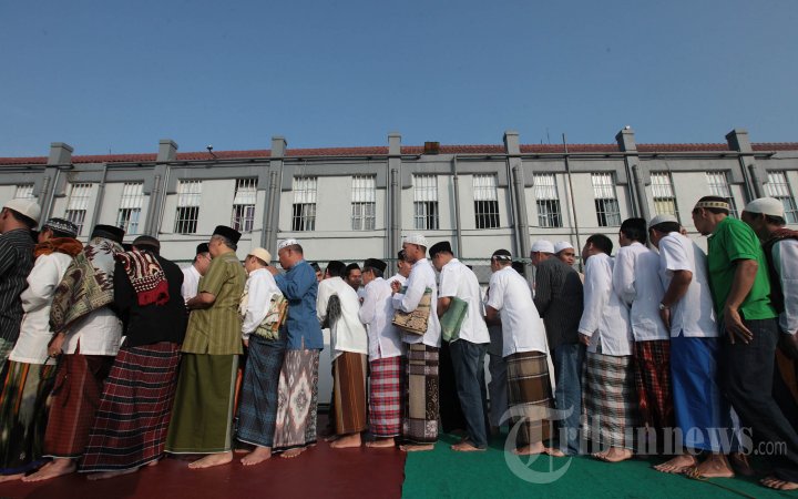 Sholat Idul Fitri di Lapas Sukamiskin