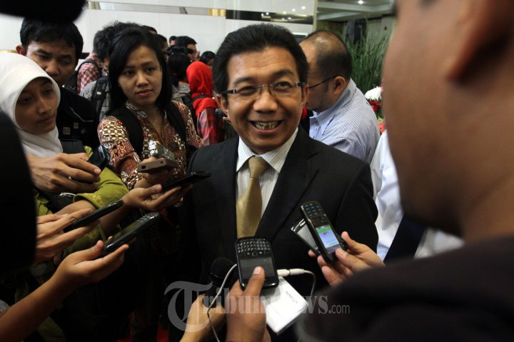Muliaman D Hadad Gelar Halal Bi Halal OJK