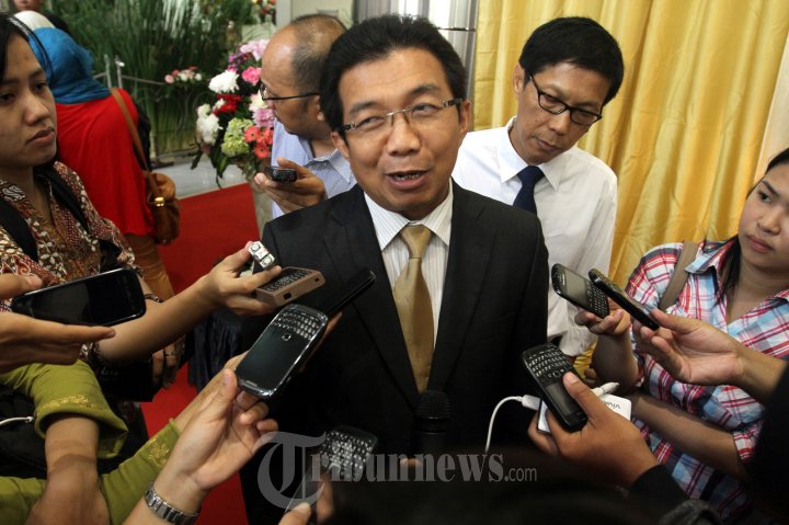 Muliaman D Hadad Gelar Halal Bi Halal OJK