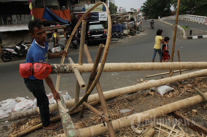 Penjualan Batang Pohon Pinang