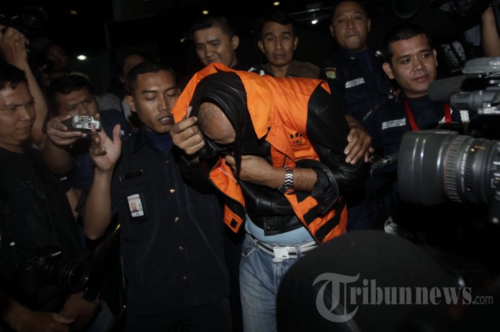 Deviardi atau Ardi Usai Diperiksa KPK