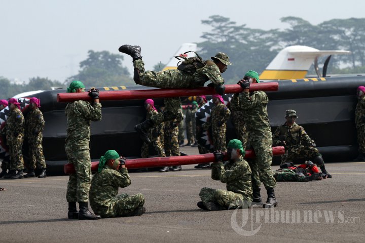 Peringatan HUT Ke-68 TNI di Halim Perdanakusuma