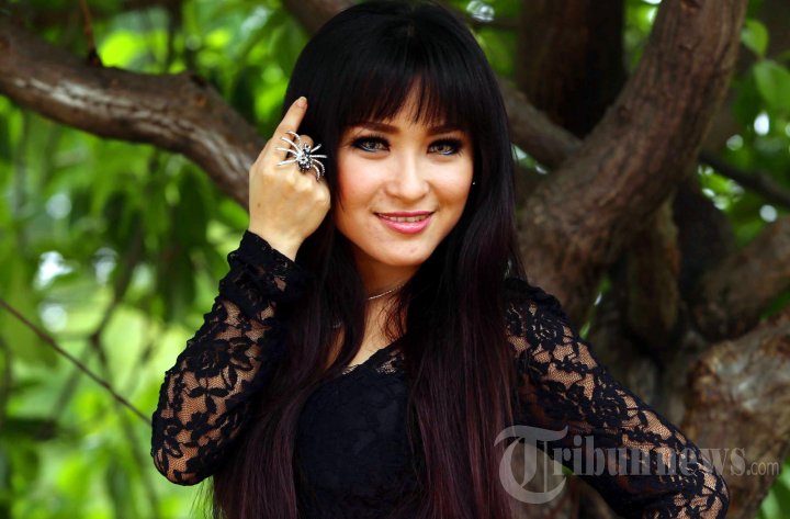 Desya Ong Goyang Peserta Gowes ASik