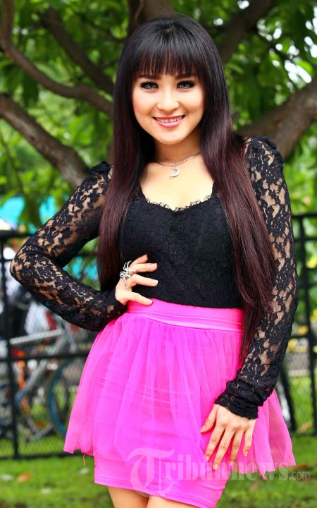 Desya Ong Goyang Peserta Gowes ASik