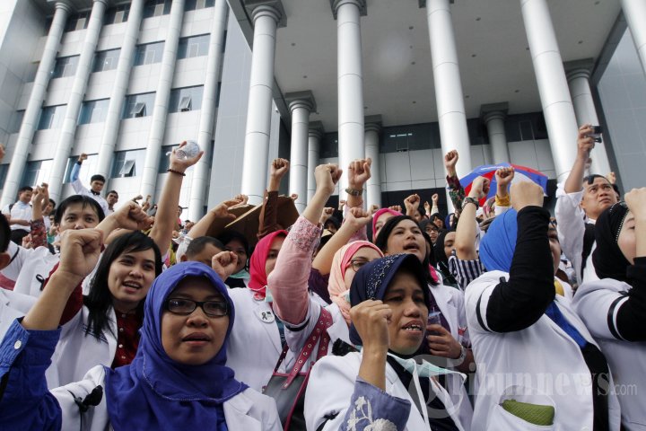 Aksi Solidaritas Dokter di Makassar