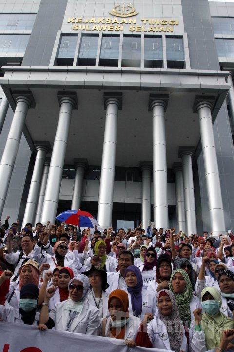 Aksi Solidaritas Dokter di Makassar