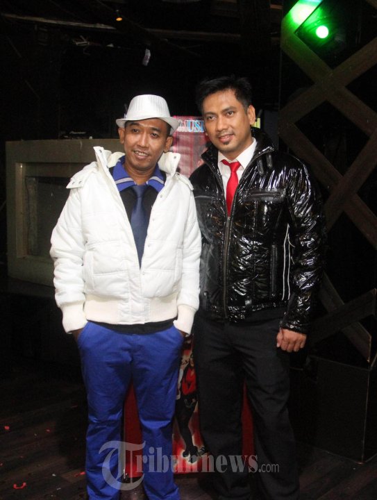 Duo Grande Luncurkan Album Here We Are