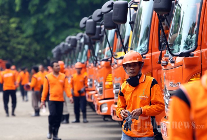 Peremajaan Truk Sampah DKI Jakarta