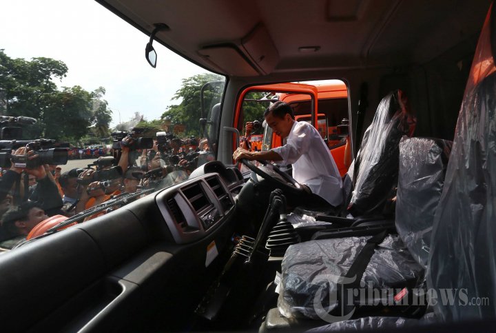 Peremajaan Truk Sampah DKI Jakarta