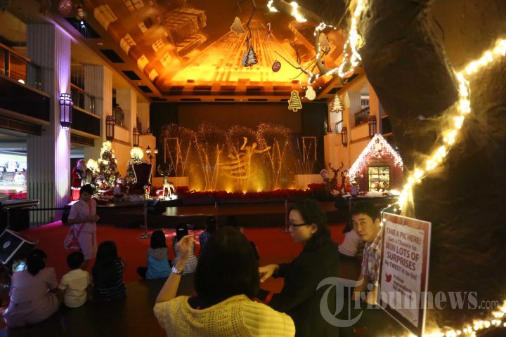 Ornamen dan Pohon Natal di Grand Indonesia