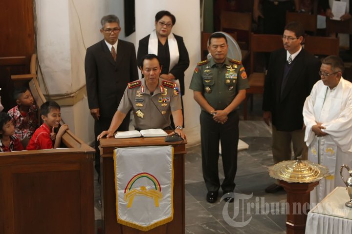 Kapolri Kunjungi Gereja Immanuel di Malam Natal