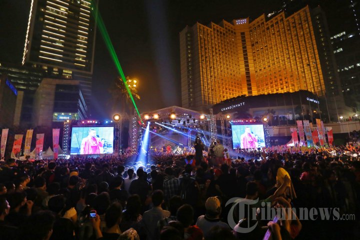 Jakarta Night Festival 2013