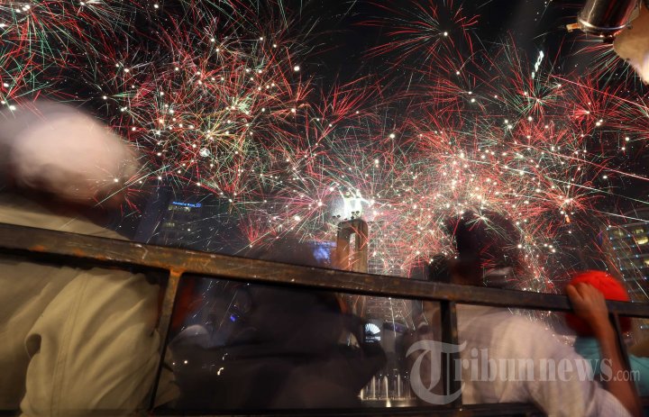 Pesta Kembang Api di Jakarta Night Festival 2013