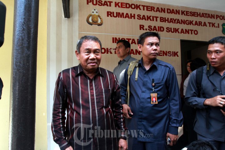 Kepala BNPT Ansyaad Mbai Datangi Kamar Jenazah Teroris