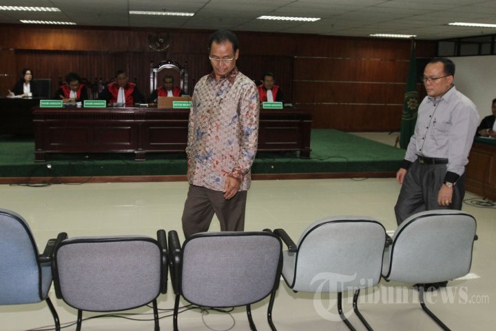 Hambit Bintih Jalani Sidang Perdana