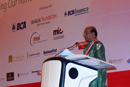 20140113_182106_siapkan-ekonomi-kreatif-bangsa-melalui-indonesia-knowledge-forum-ii.jpg