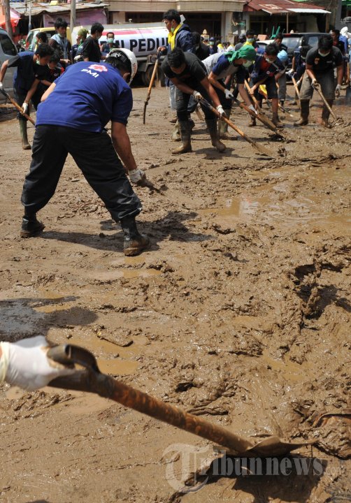 Aksi Relawan Kemanusiaan di Manado