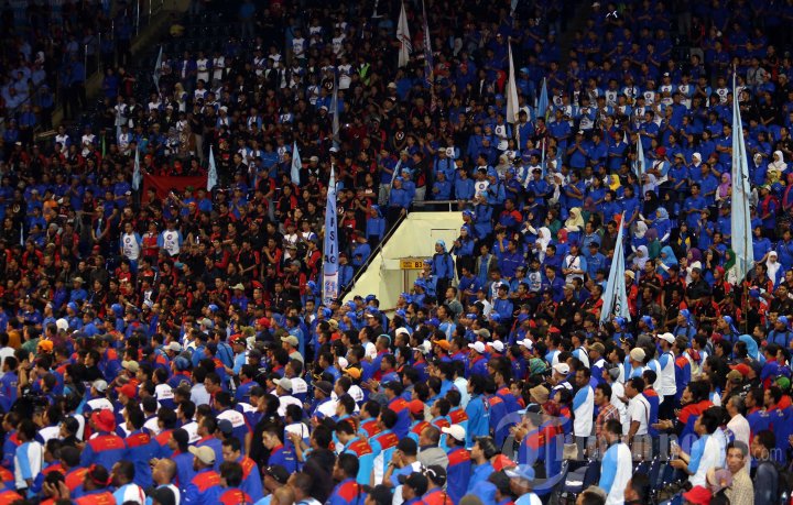 Ribuan Buruh Rayakan HUT KSPSI di Istora