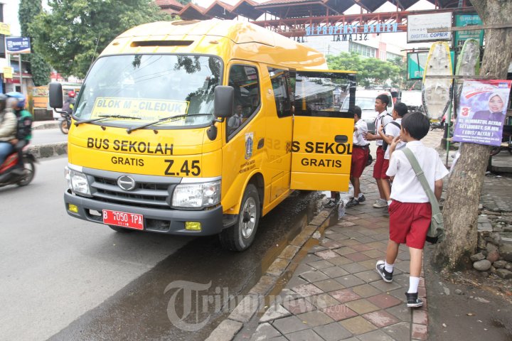 Angkutan Bus Sekolah Gratis