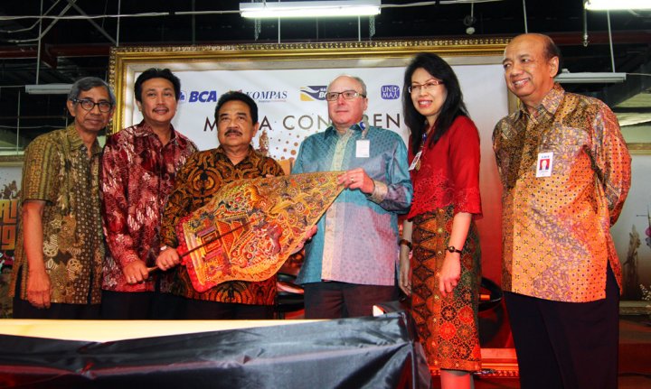 20140227_172109_bakti-bca-wow-negeri-wayang-indonesia-wayang-masuk-mall.jpg