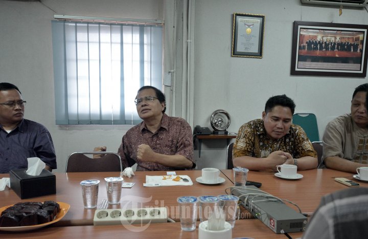 Rizal Ramli Berdiskusi Bersama Awak Tribun
