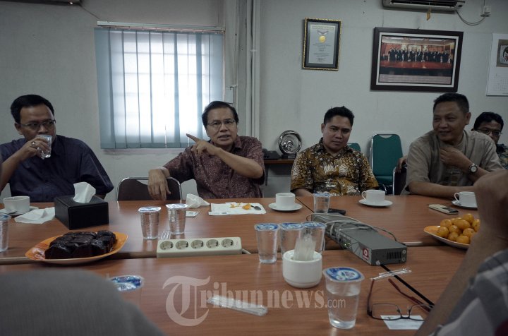 Rizal Ramli Berdiskusi Bersama Awak Tribun