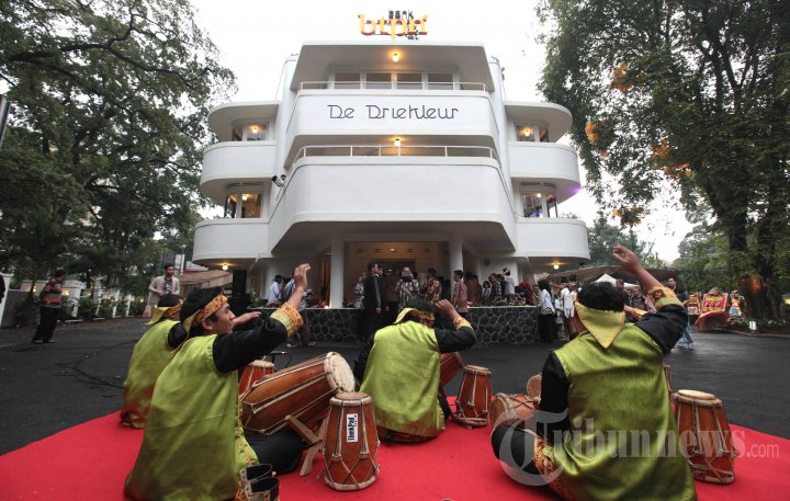 Gedung De Driekleur Bank BTPN