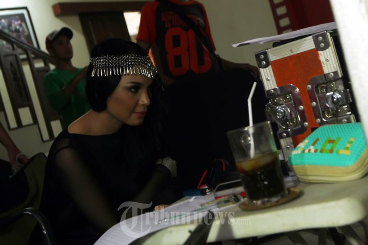 Sri Rossa Roslaina Handiyani di Acara Pembuatan Video Klip