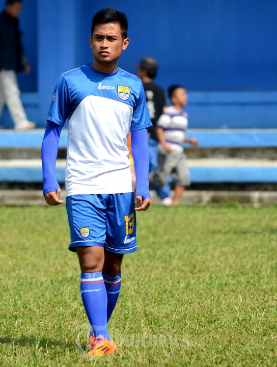 Agung Pribadi Lakukan Pemanasan
