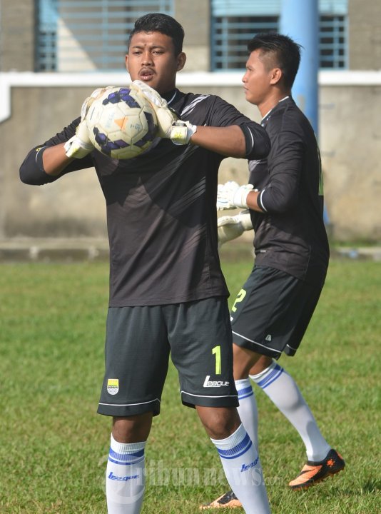 M Natsir Lakukan Pemanasan