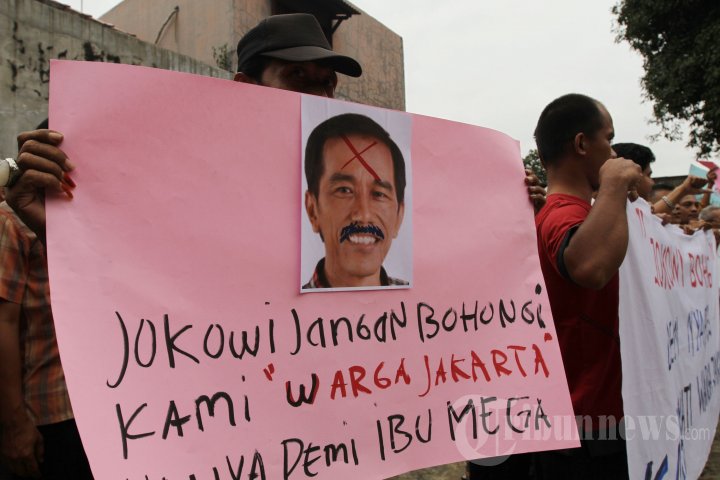 Aksi Tolak Jokowi Jadi Capres PDIP