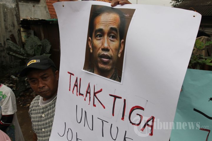 Aksi Tolak Jokowi Jadi Capres PDIP