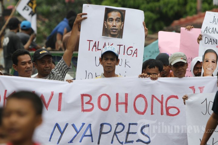 Aksi Tolak Jokowi Jadi Capres PDIP