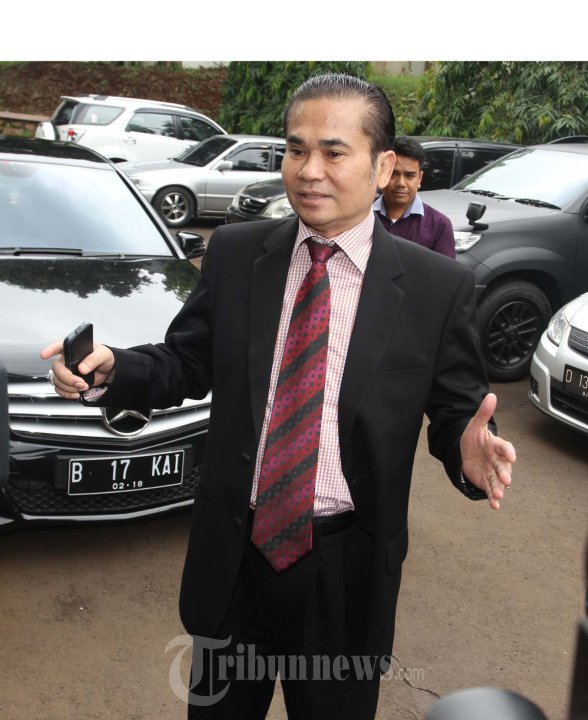 Indra Syahnun Lubis Konpers Perceraian Farhat dan Nia